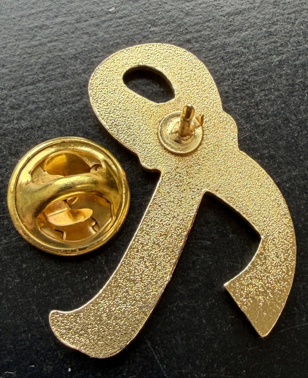 melanoma_skin_cancer_lapel_pin