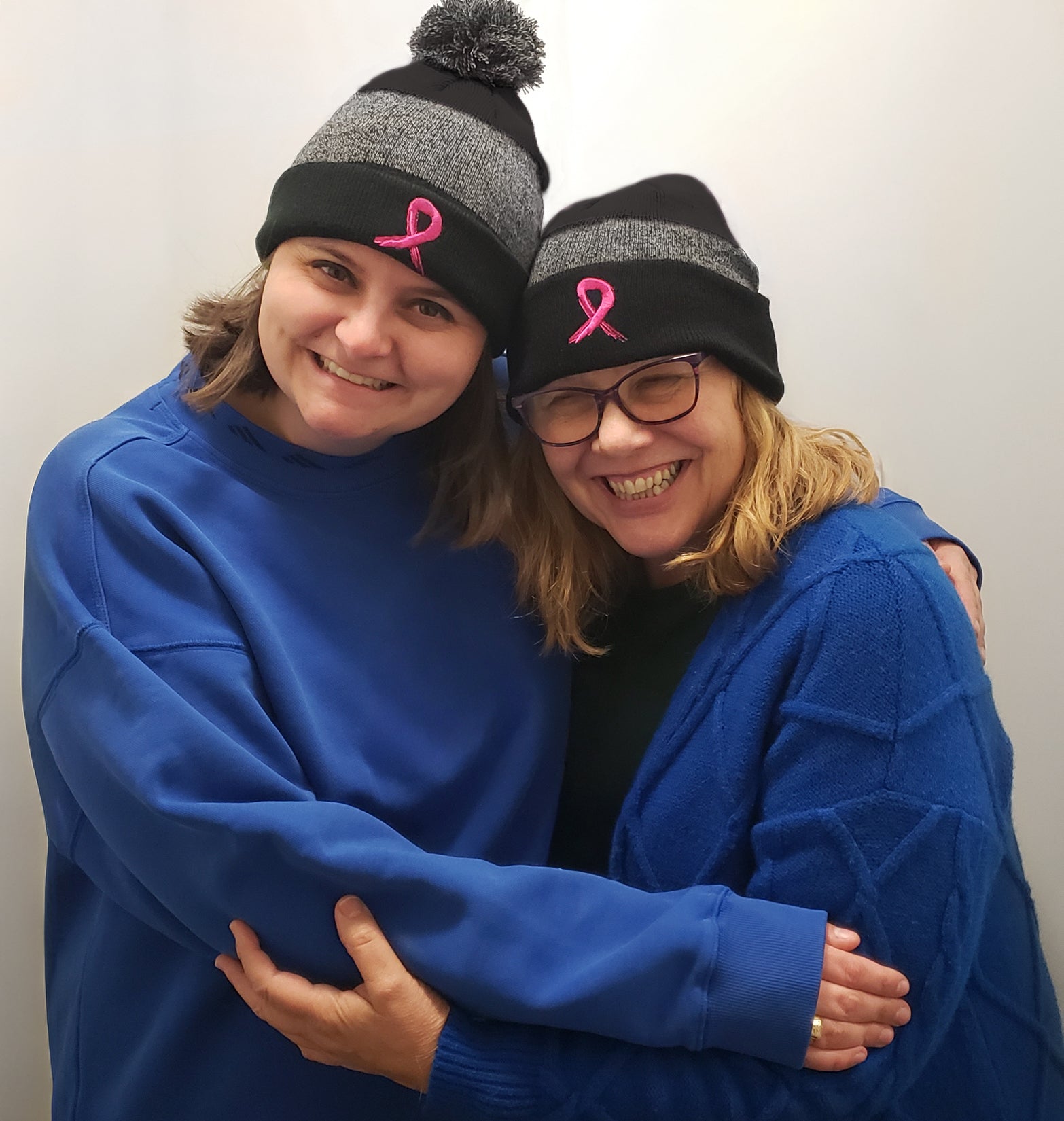 Grunge Ribbon Cuffed Knit Beanie - Black/Black w/ Pink