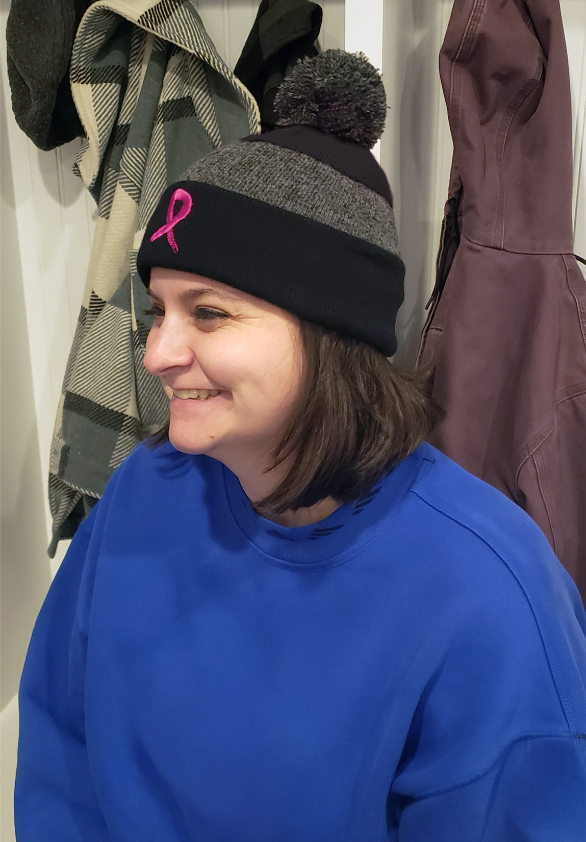 Grunge Ribbon Cuffed Knit Pom Beanie - Black/Black w/ Pink