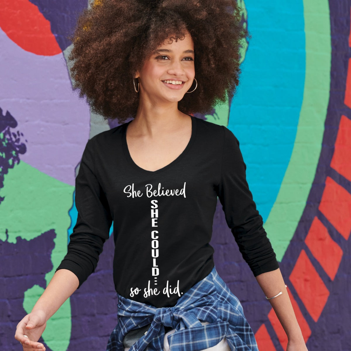 She Believed She Could Women's Tri-Blend Long Sleeve V-Neck T-Shirt - Black